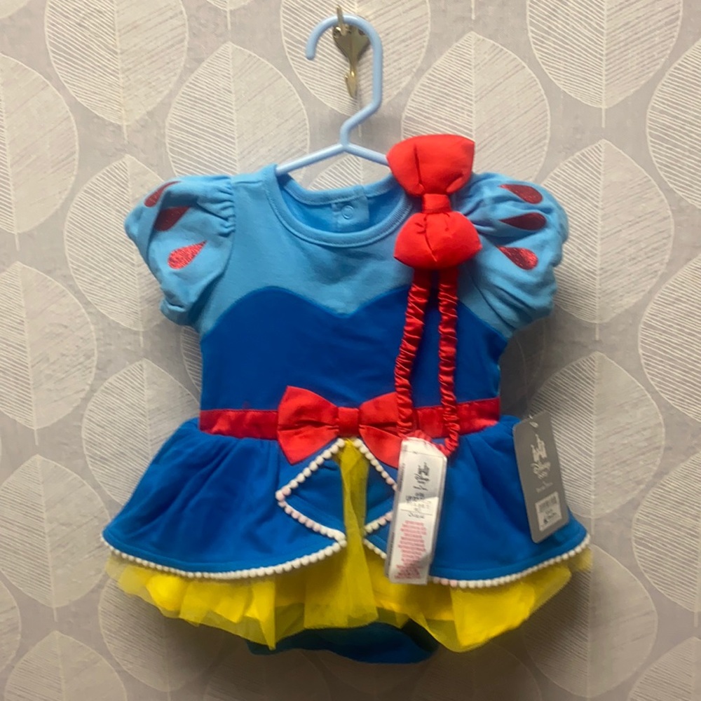 Baby Snow White costume or outfit.